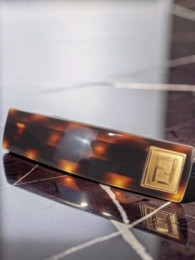 FENDI Valetta Hair Clip ❤️